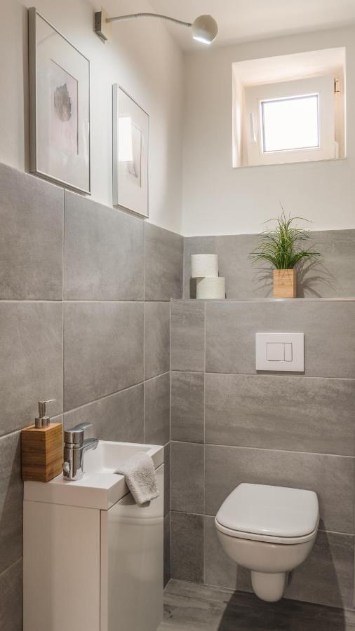 Luxury Studio 24 Дьор Екстериор снимка