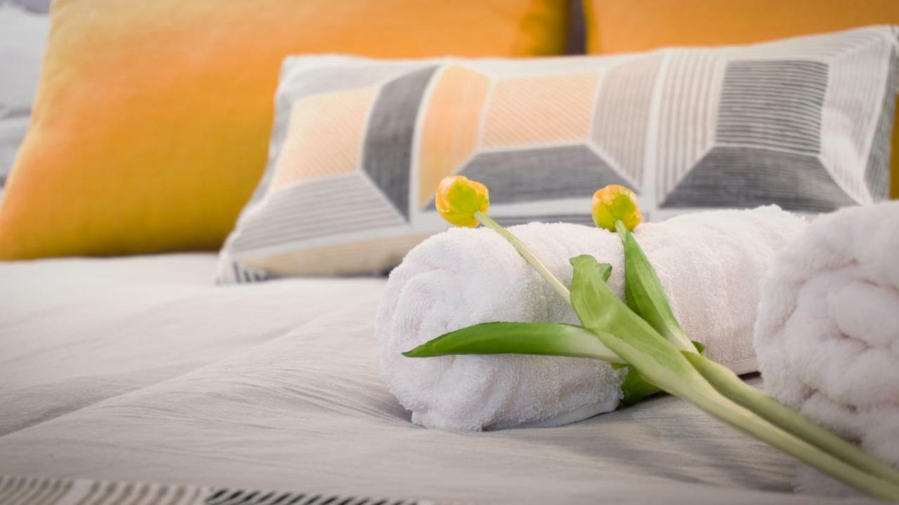 Luxury Studio 24 Дьор Екстериор снимка