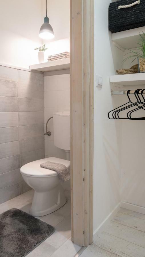 Luxury Studio 24 Дьор Екстериор снимка