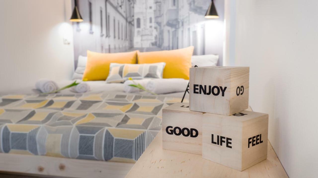 Luxury Studio 24 Дьор Екстериор снимка