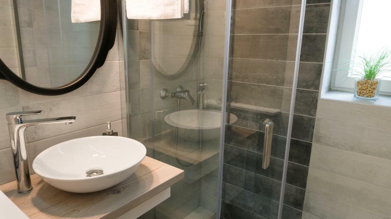 Luxury Studio 24 Дьор Екстериор снимка