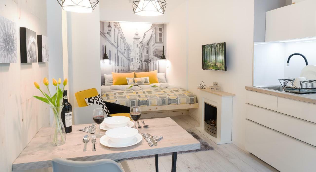 Luxury Studio 24 Дьор Екстериор снимка